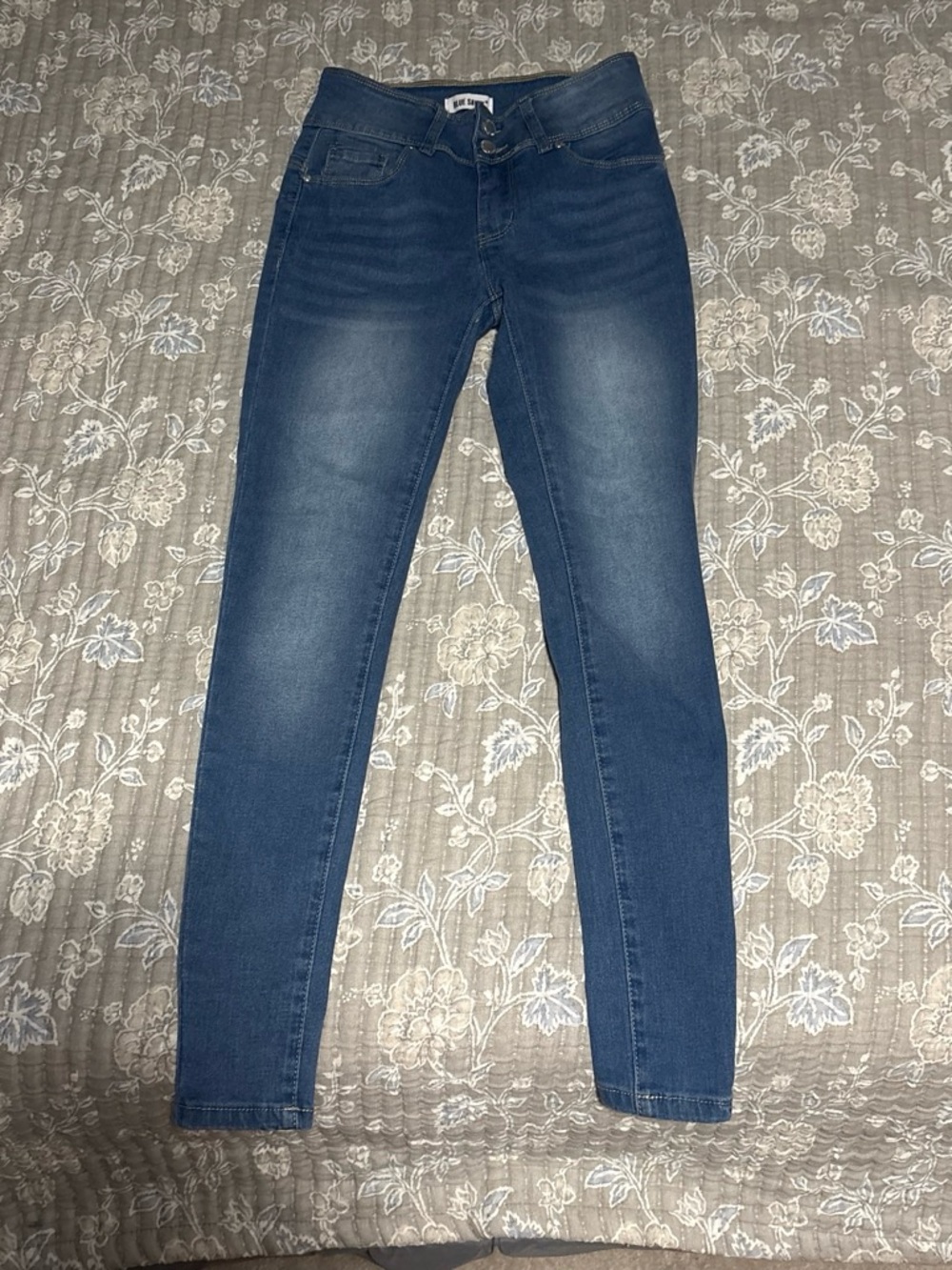 Women’s Straight Leg Denim Jeans in Medium Blue - never worn